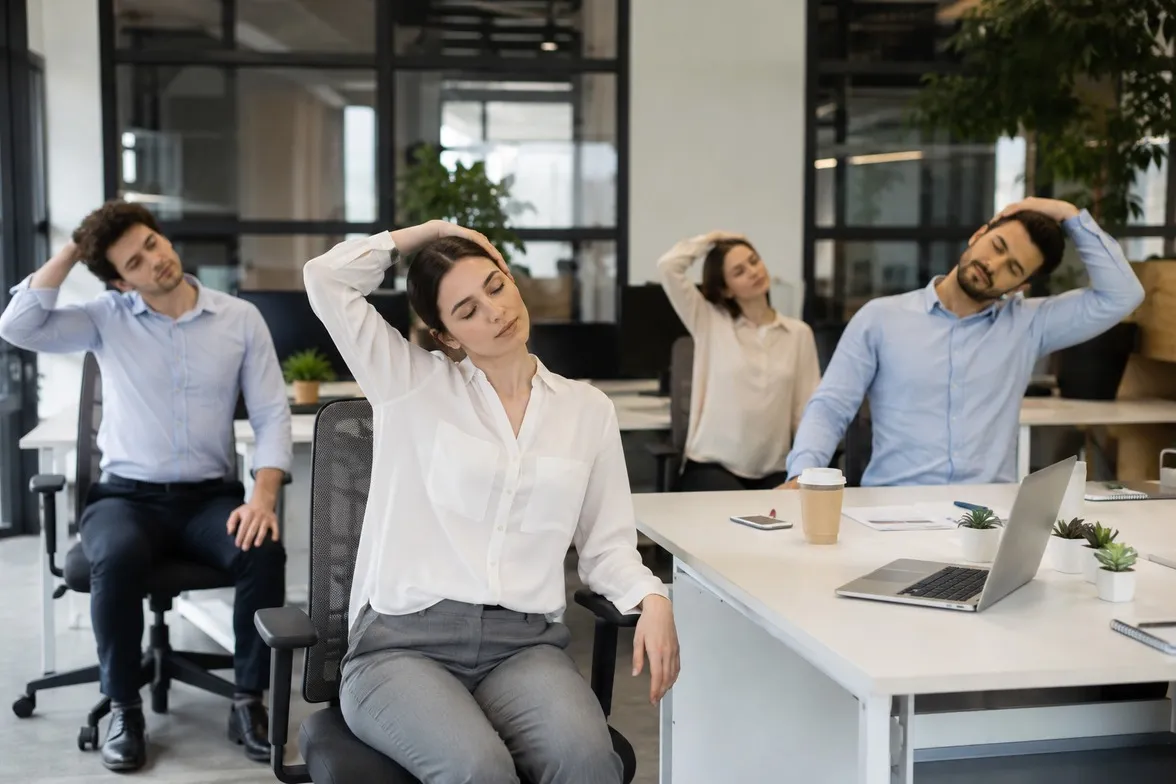 Ofiste Masa Başı Yoga Molası